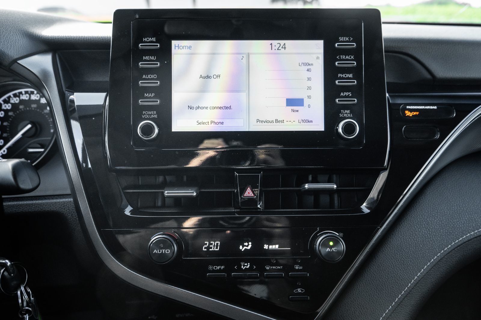 2022 Toyota Camry SE-12