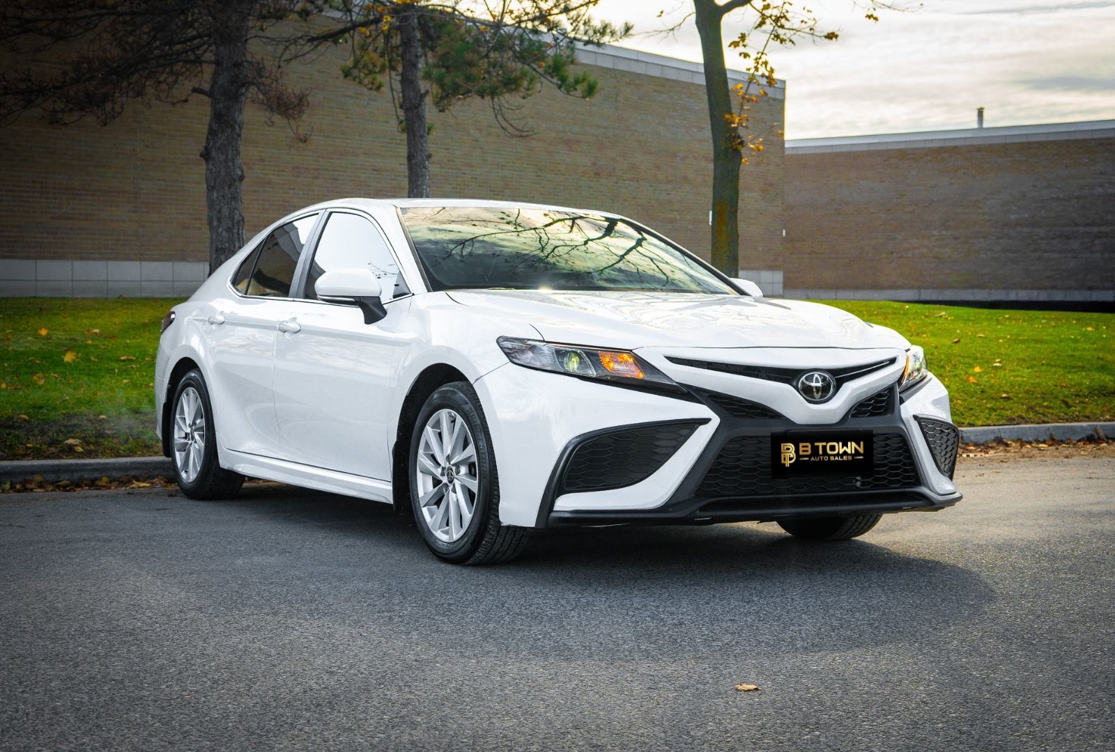 2022 Toyota Camry SE-2