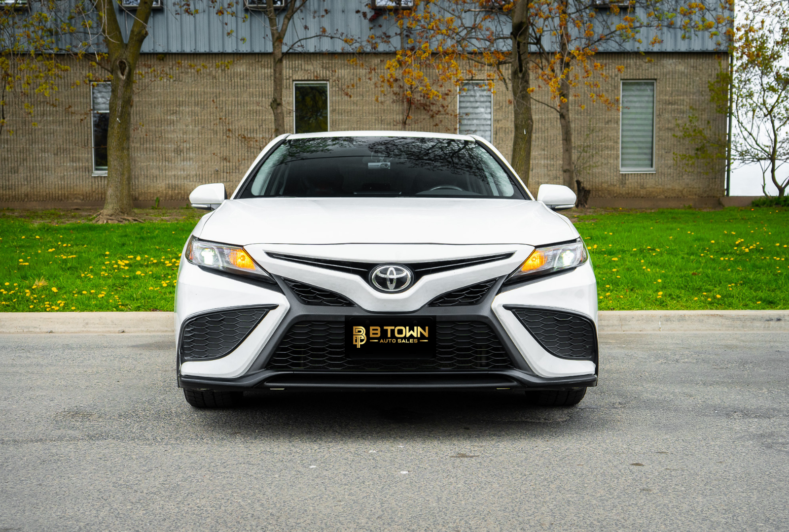 2022 Toyota Camry SE-1