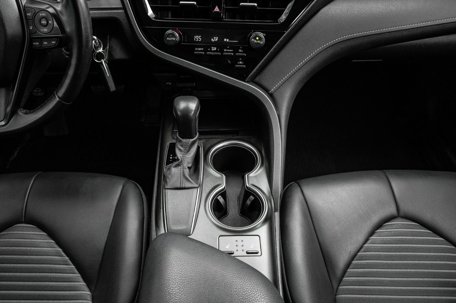 2022 Toyota Camry SE-9