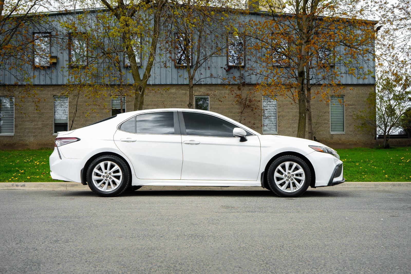 2022 Toyota Camry SE-3