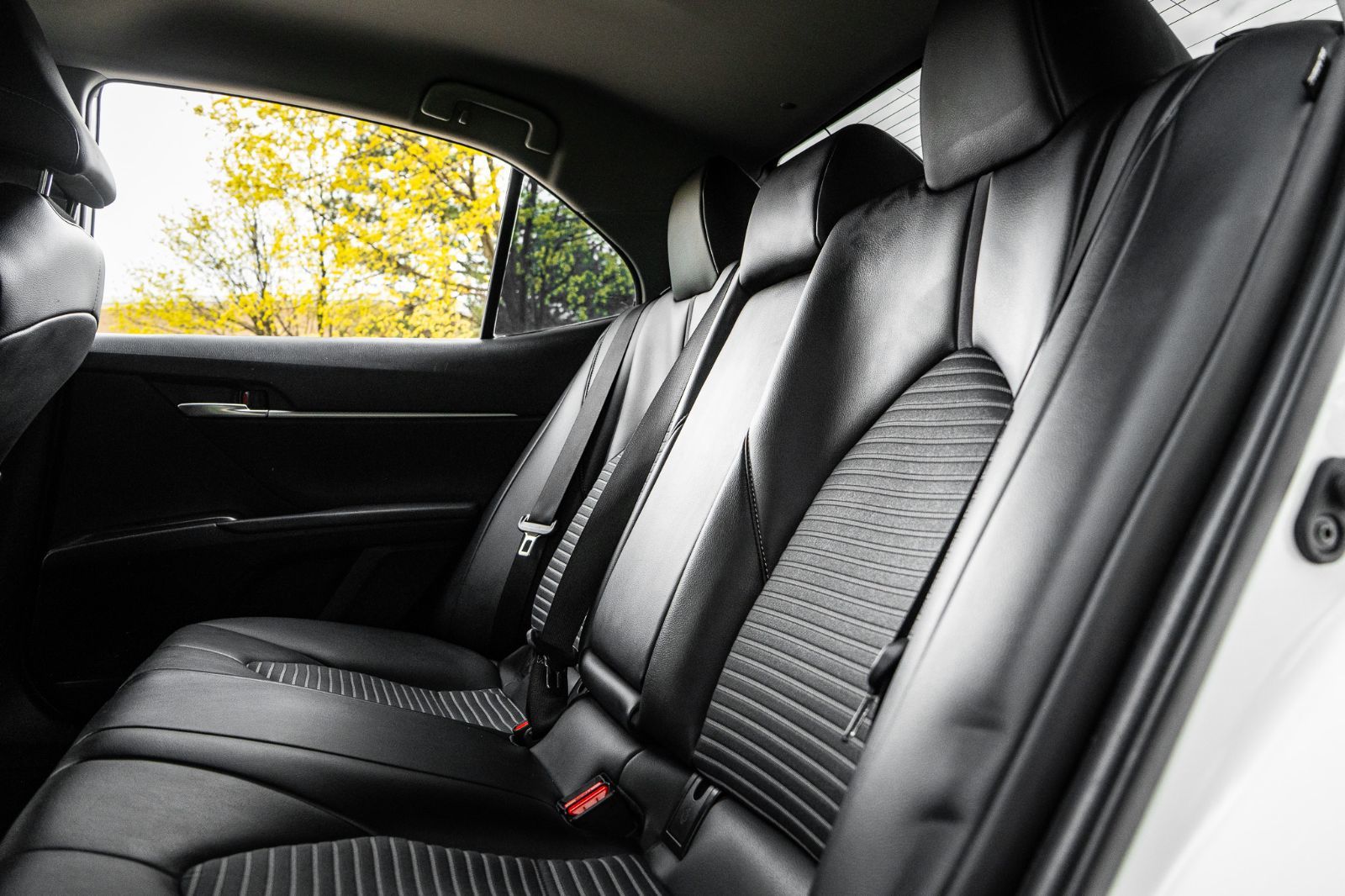 2022 Toyota Camry SE-23