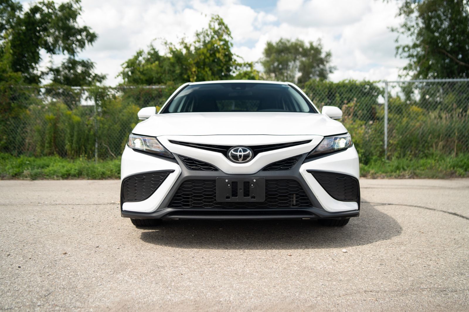 2022 Toyota Camry SE-1