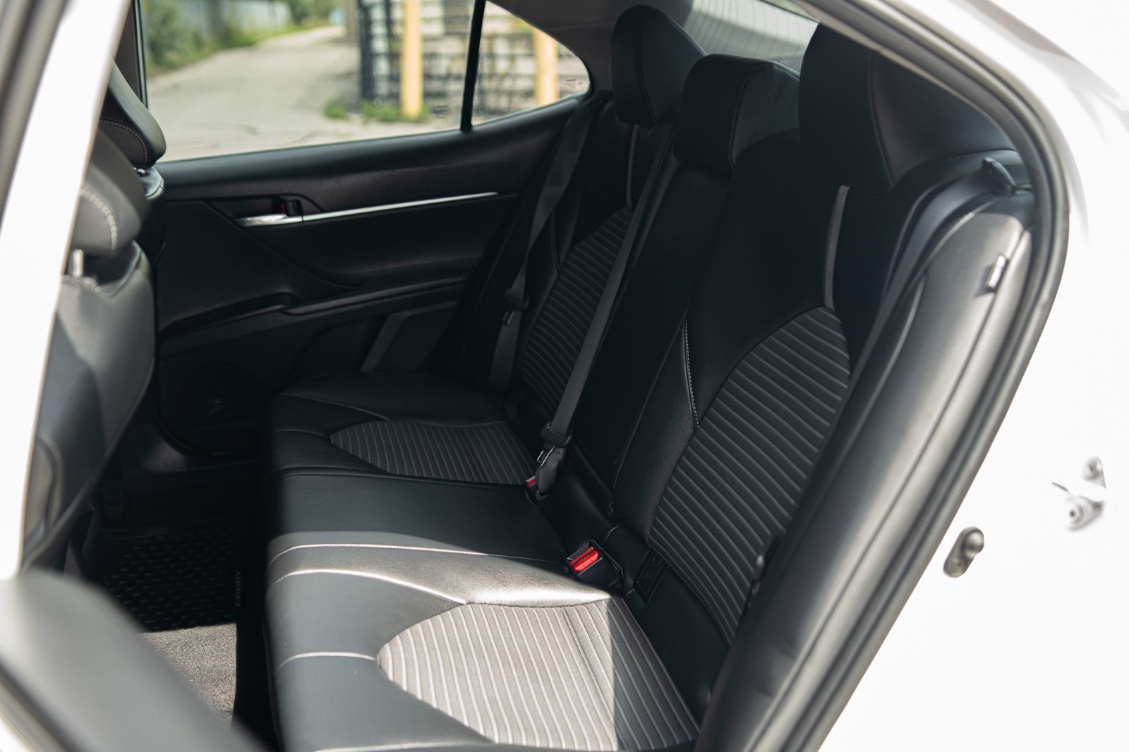 2022 Toyota Camry SE-23