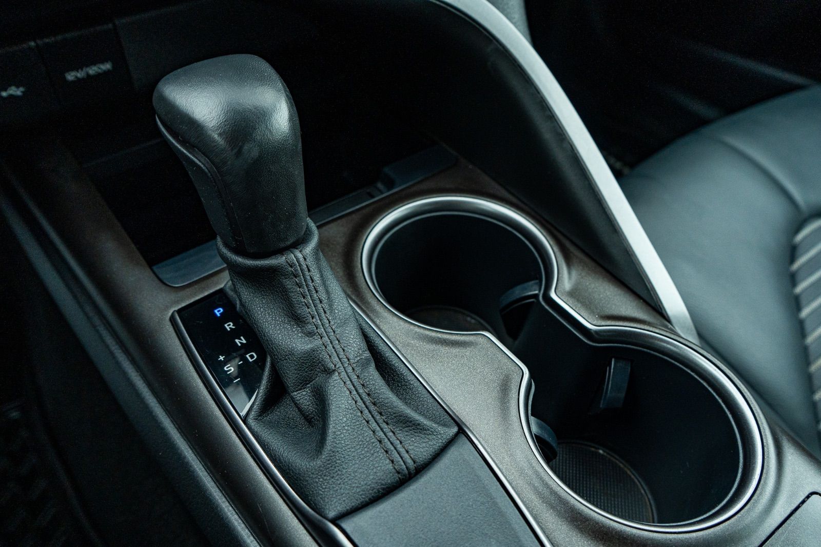 2023 Toyota Camry SE-12