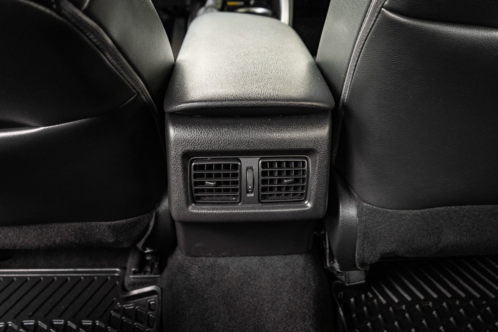 2024 Toyota Camry SE UPGRADE-26