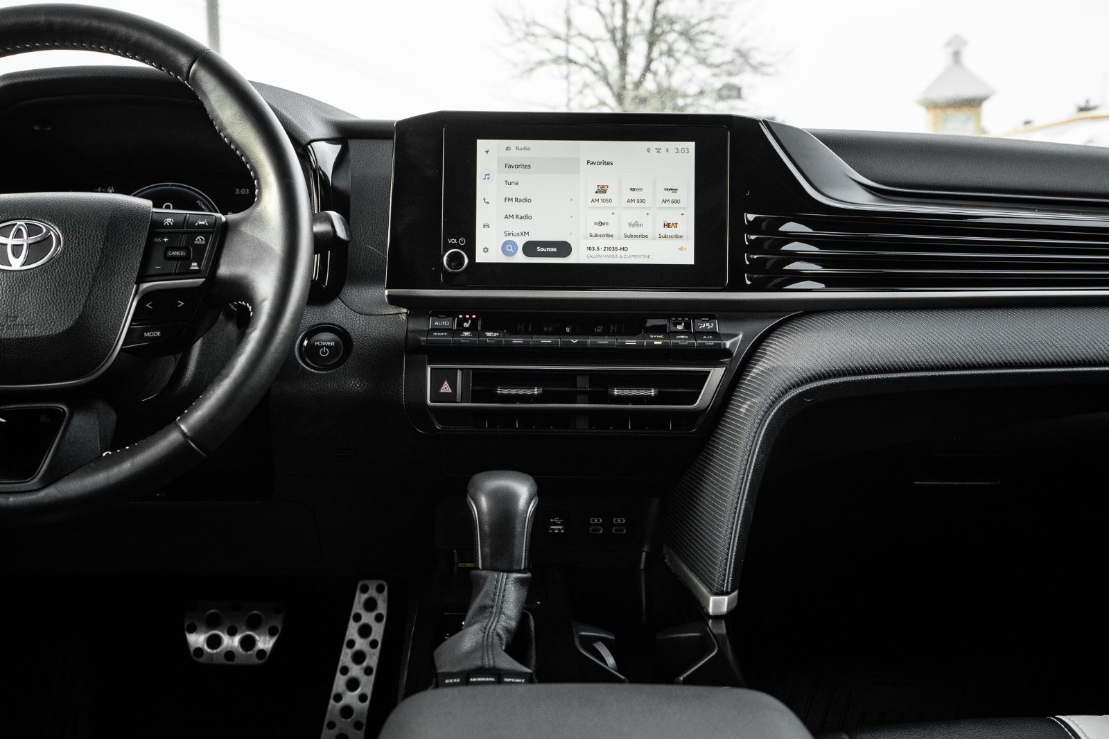 2025 Toyota Camry SE Hybrid-8