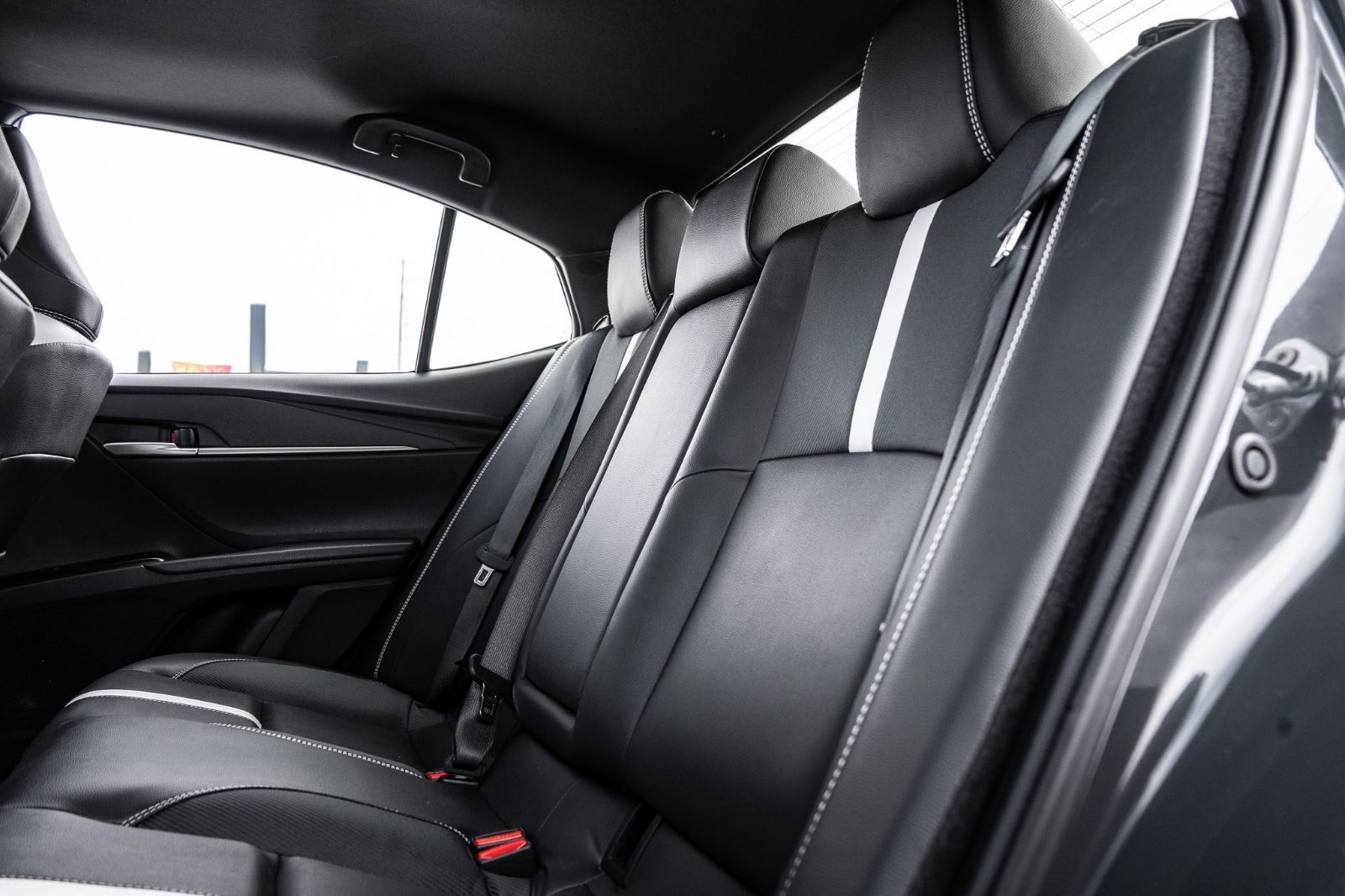 2025 Toyota Camry SE UPGRADE-28