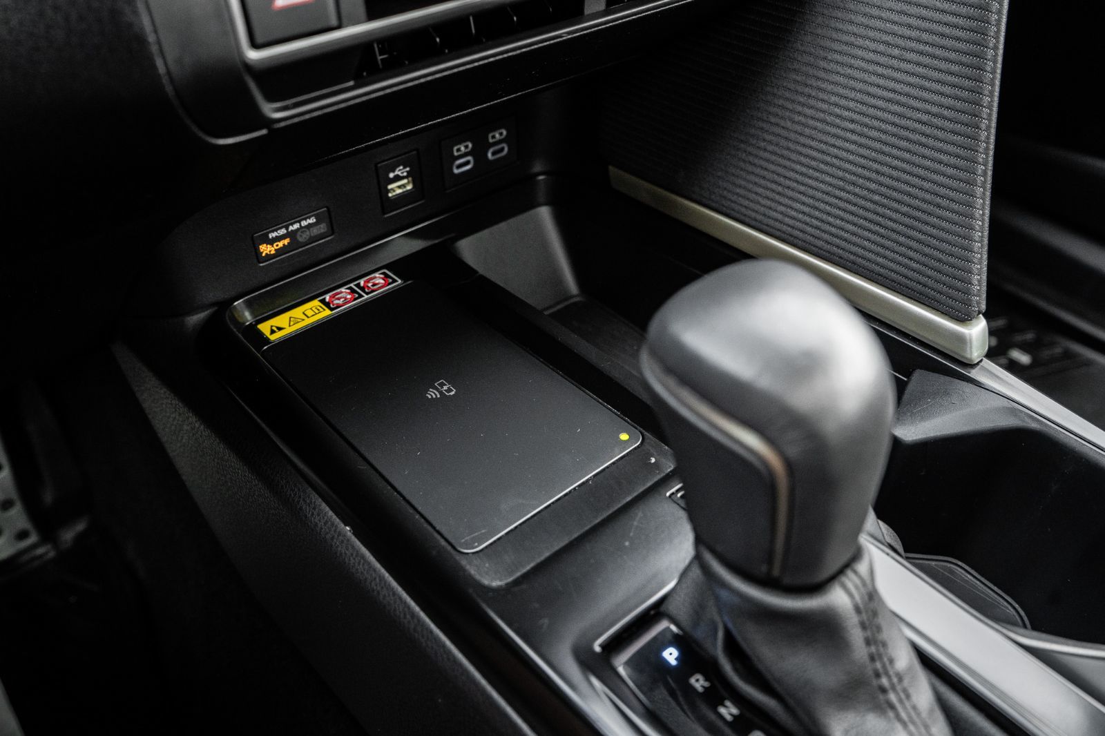 2025 Toyota Camry SE UPGRADE-16