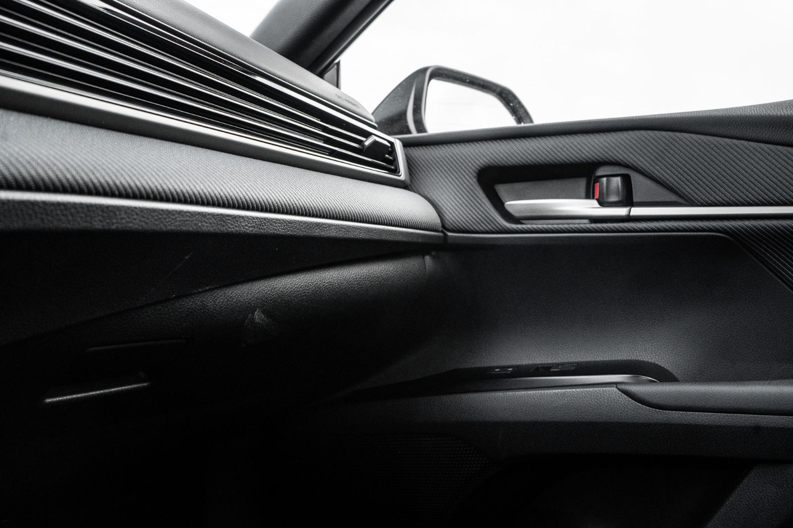 2025 Toyota Camry SE UPGRADE-20