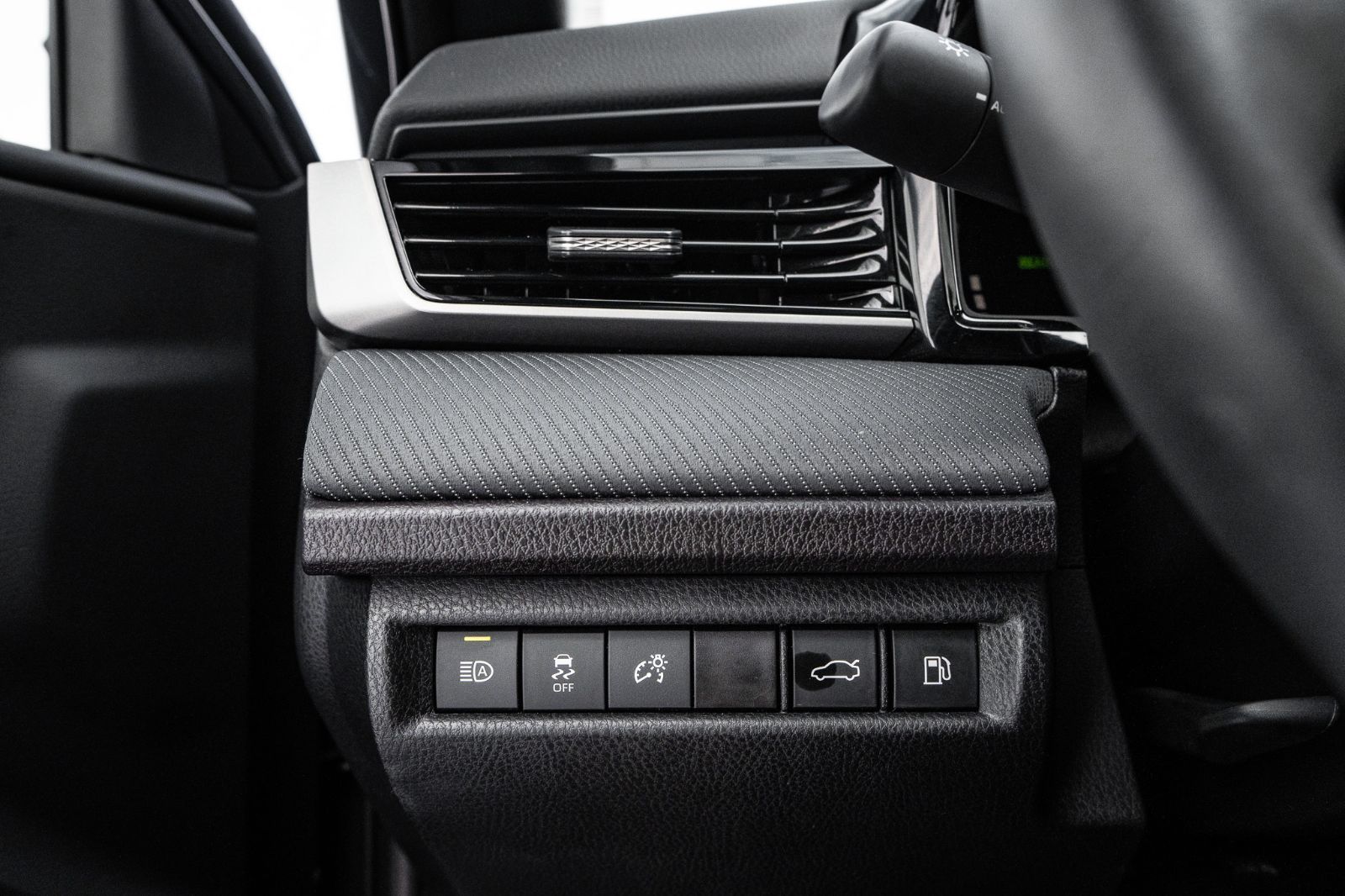 2025 Toyota Camry SE UPGRADE-21