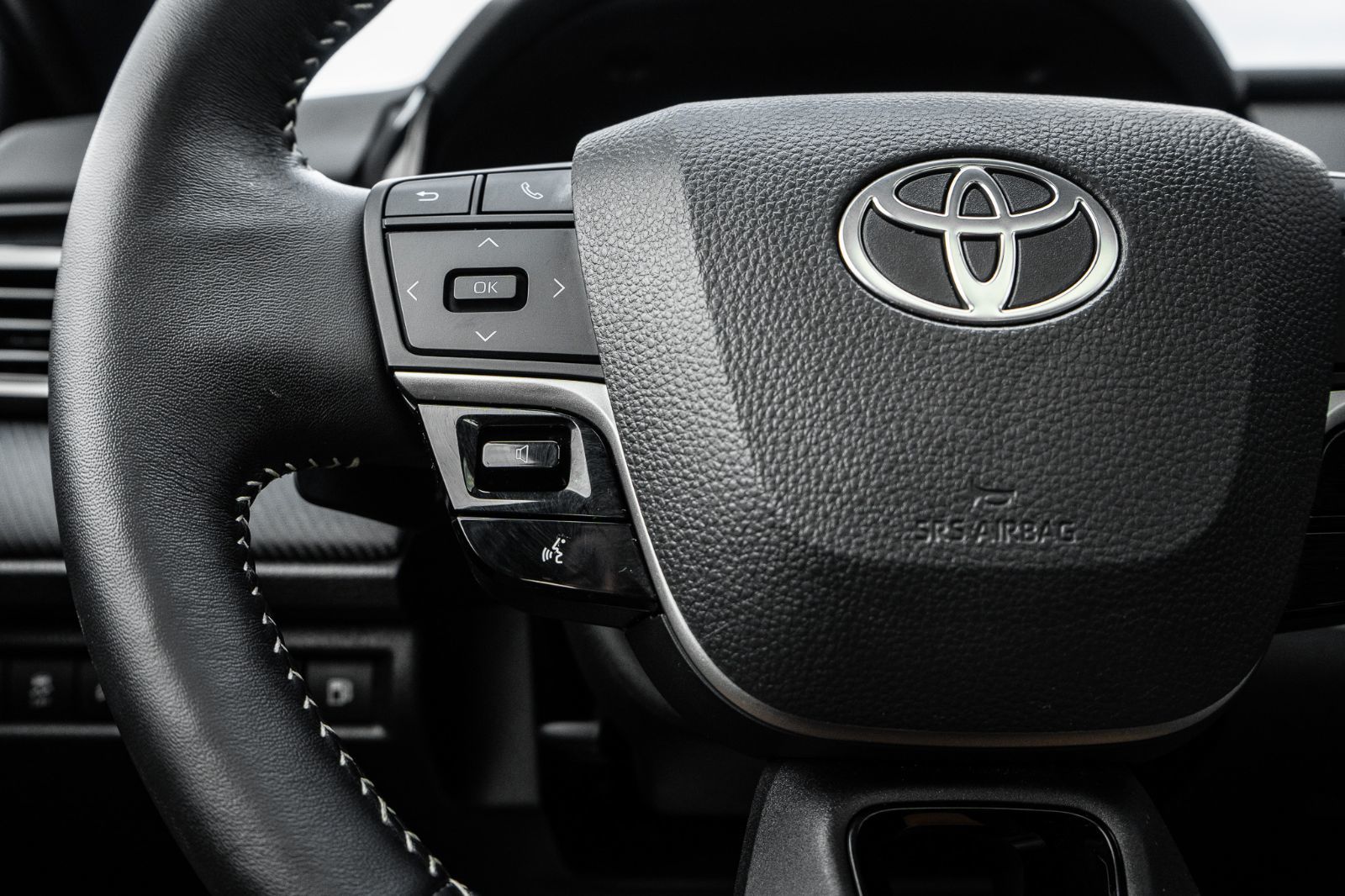 2025 Toyota Camry SE UPGRADE-9