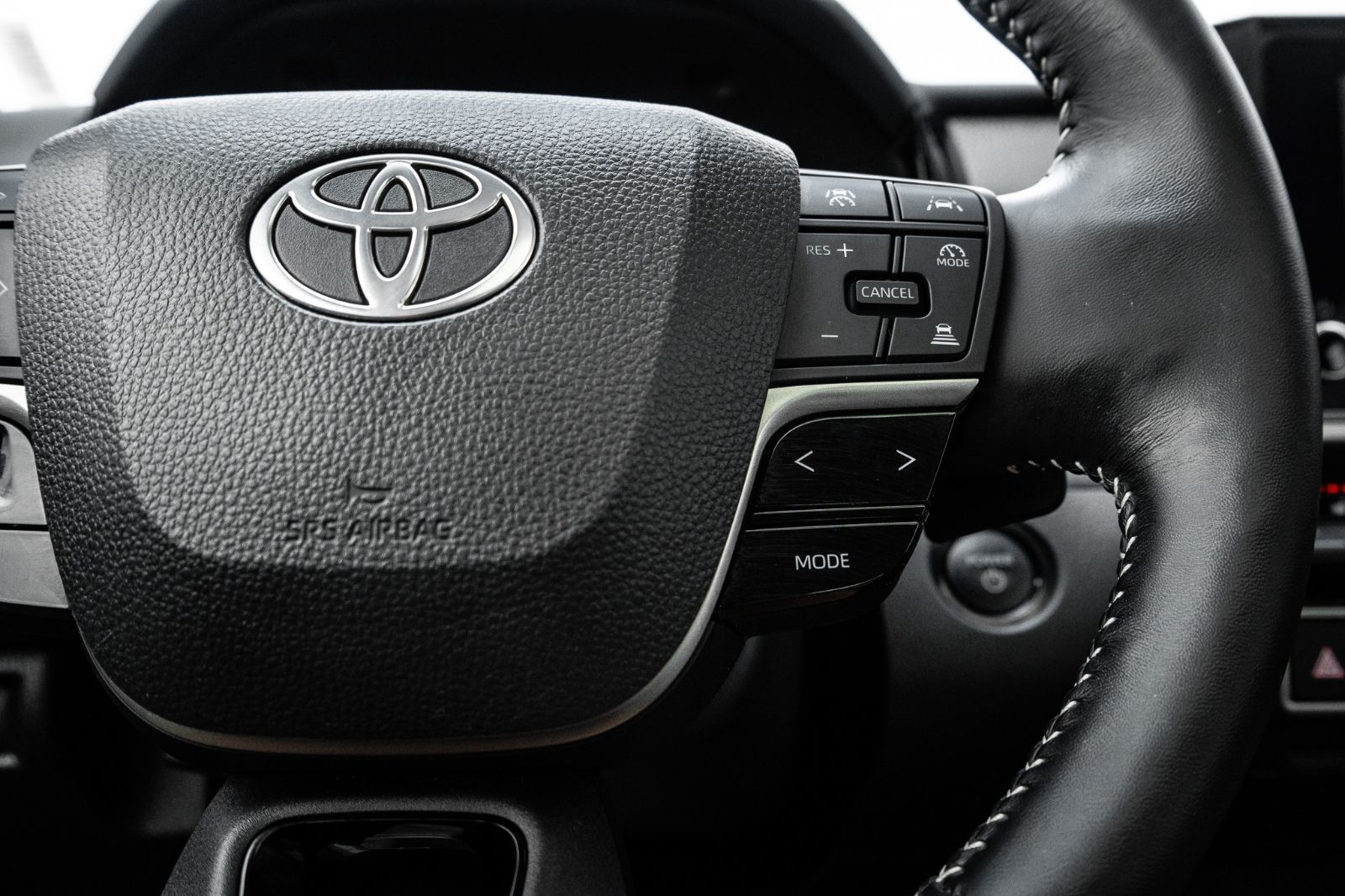 2025 Toyota Camry SE UPGRADE-10