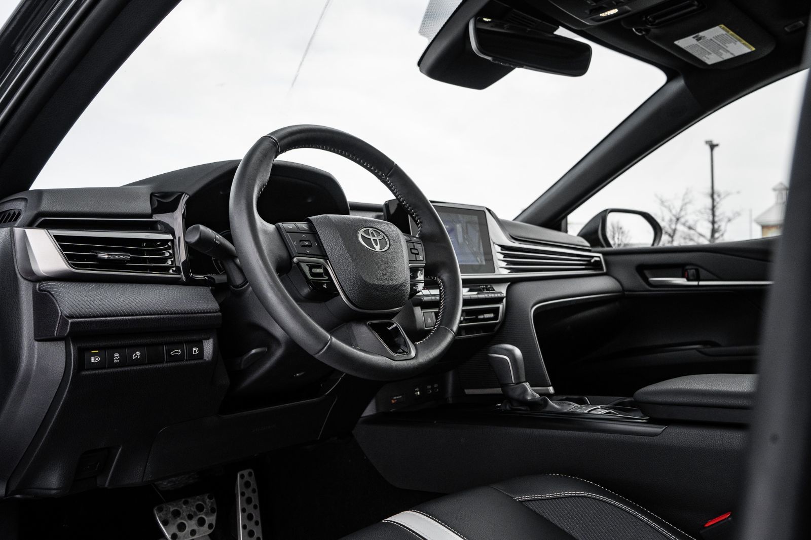 2025 Toyota Camry SE UPGRADE-24