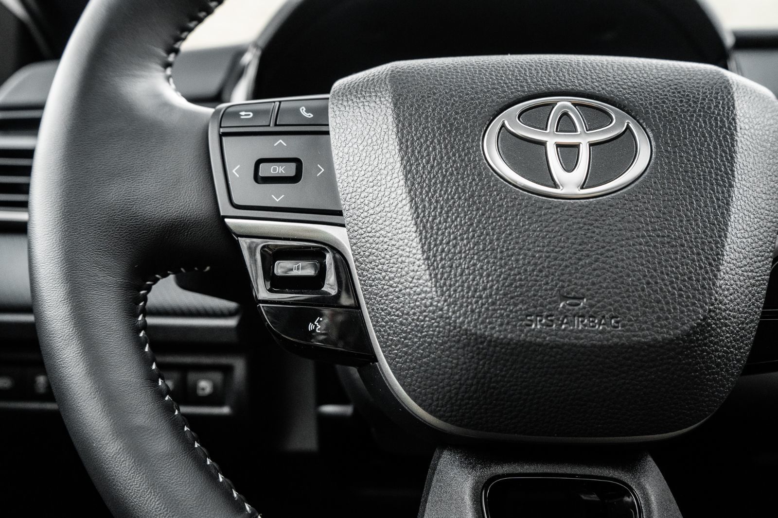 2025 Toyota Camry SE UPGRADE HYBRID-11