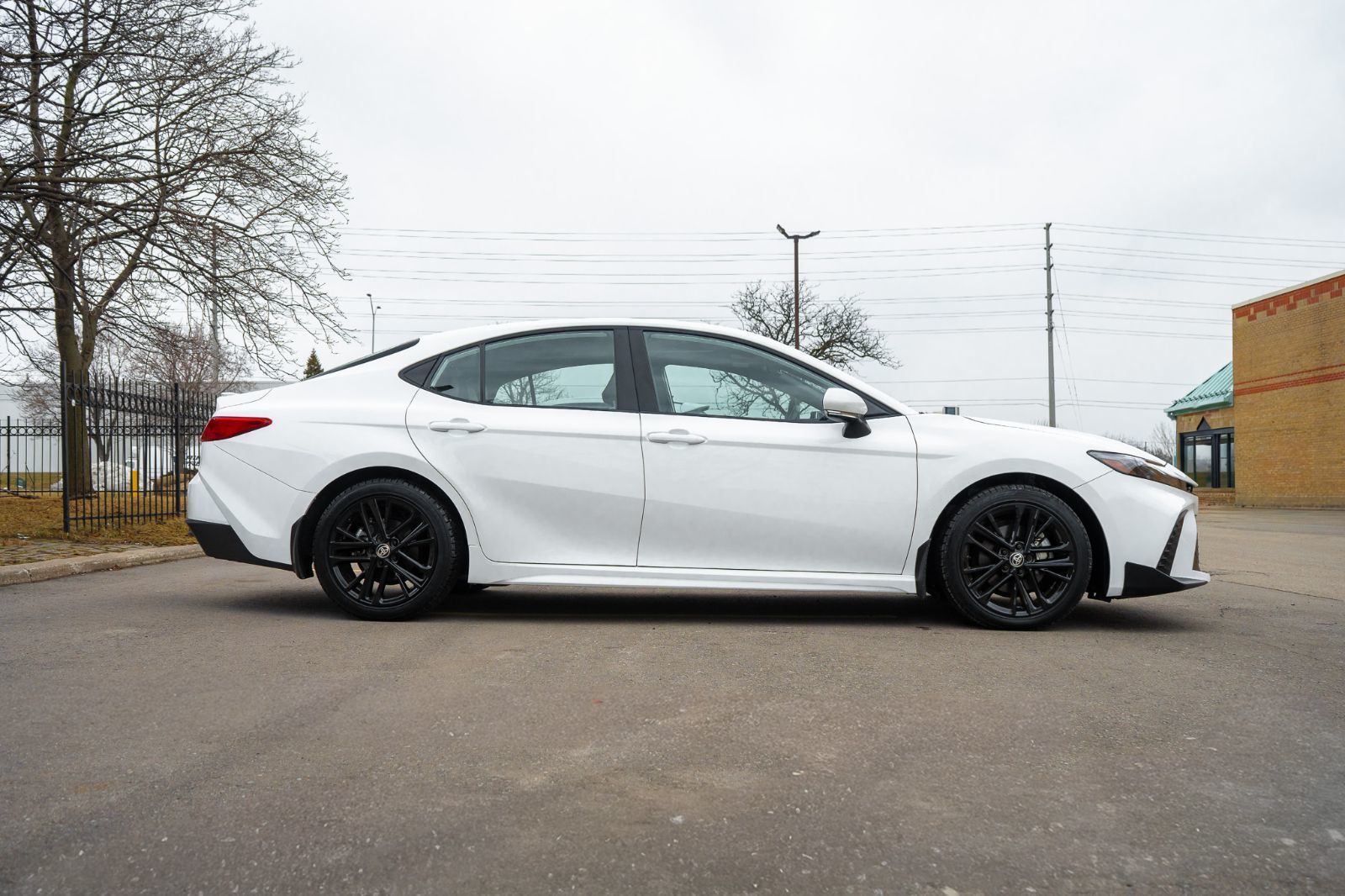 2025 Toyota Camry SE UPGRADE HYBRID-3