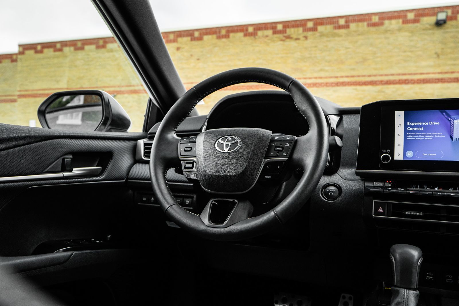 2025 Toyota Camry SE UPGRADE HYBRID-10