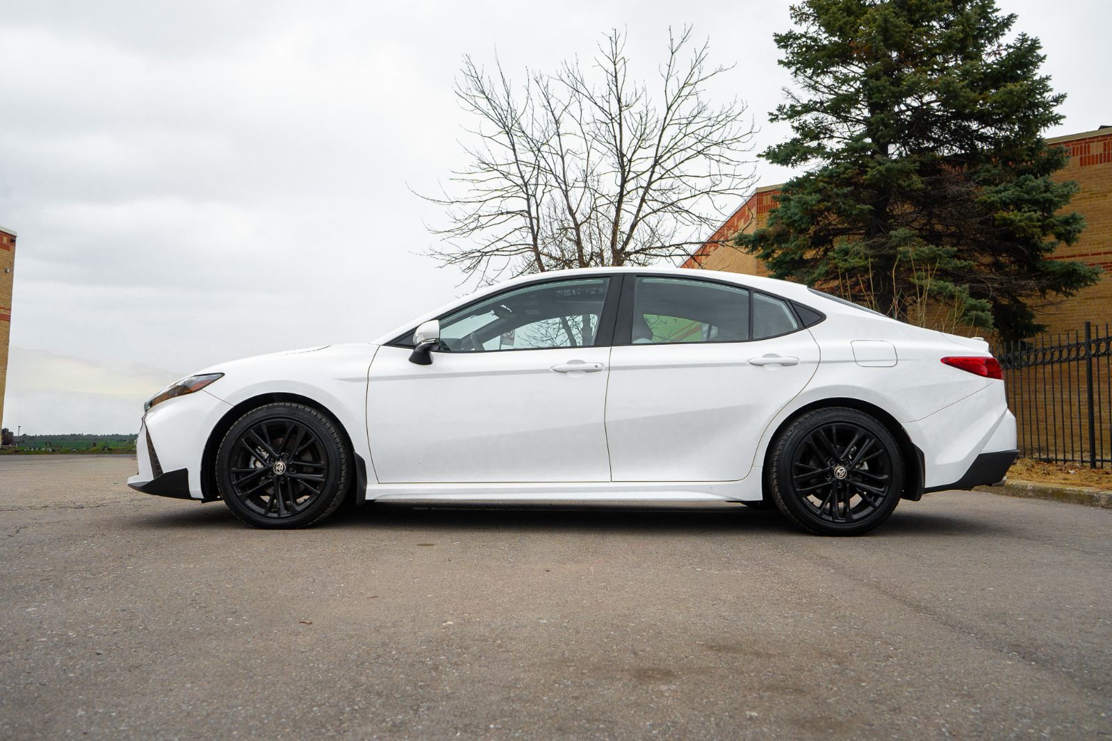 2025 Toyota Camry SE UPGRADE HYBRID-5