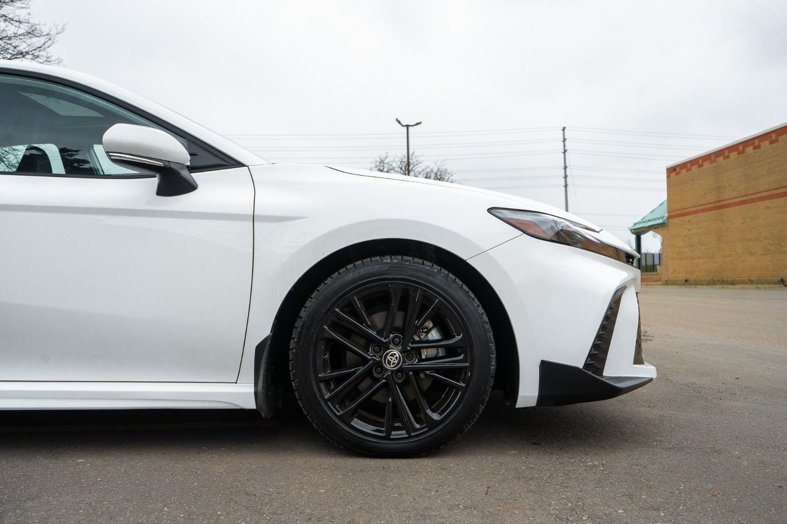 2025 Toyota Camry SE UPGRADE HYBRID-4