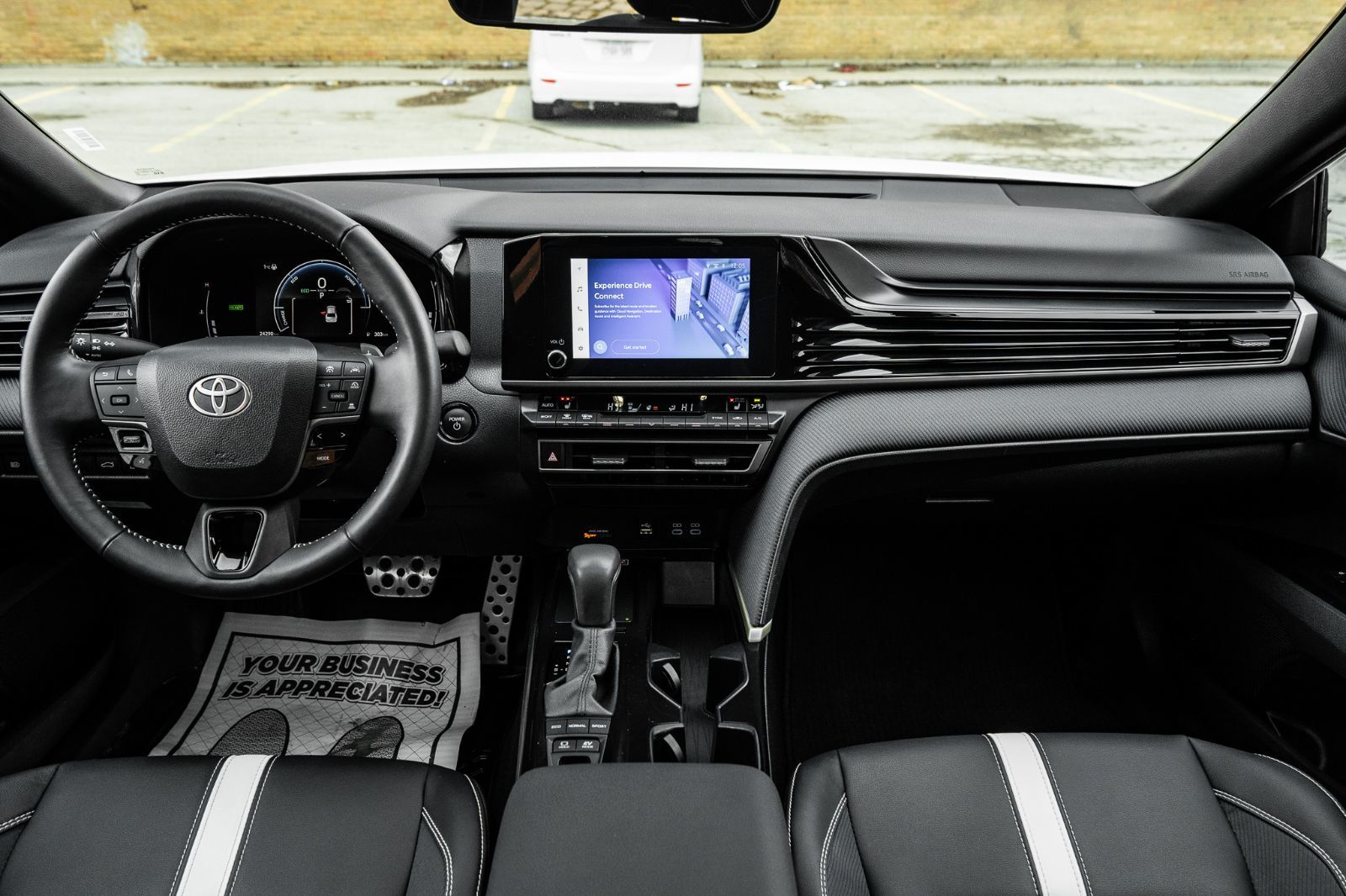 2025 Toyota Camry SE UPGRADE HYBRID-7