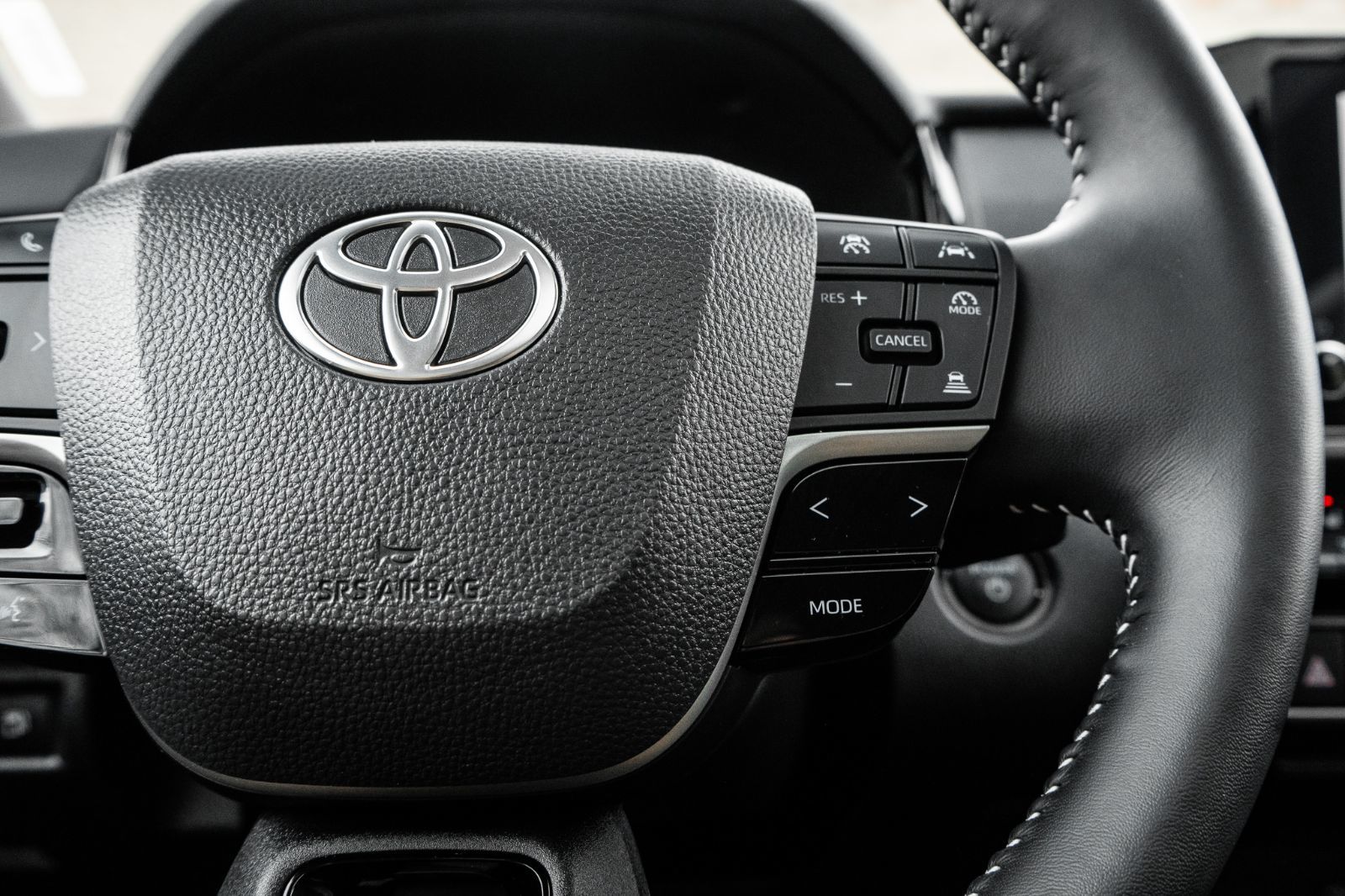 2025 Toyota Camry SE UPGRADE HYBRID-12