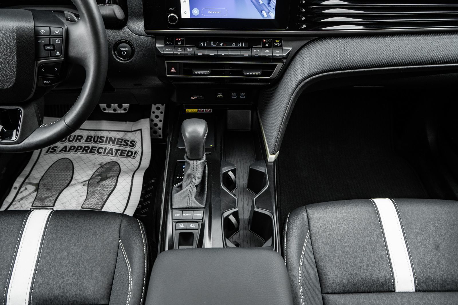 2025 Toyota Camry SE UPGRADE HYBRID-9