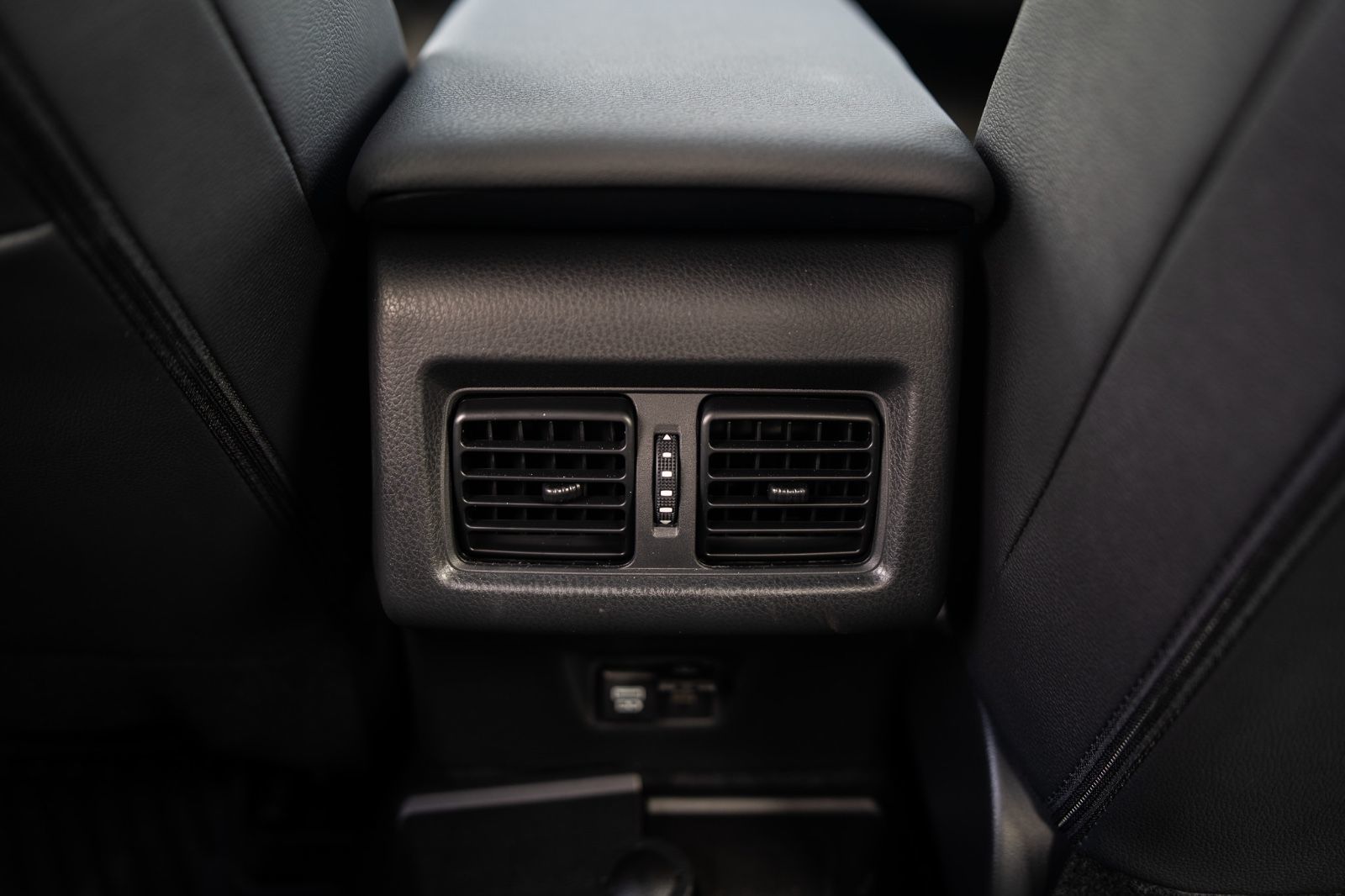 2026 Toyota Camry SE UPGRADE AWD-28