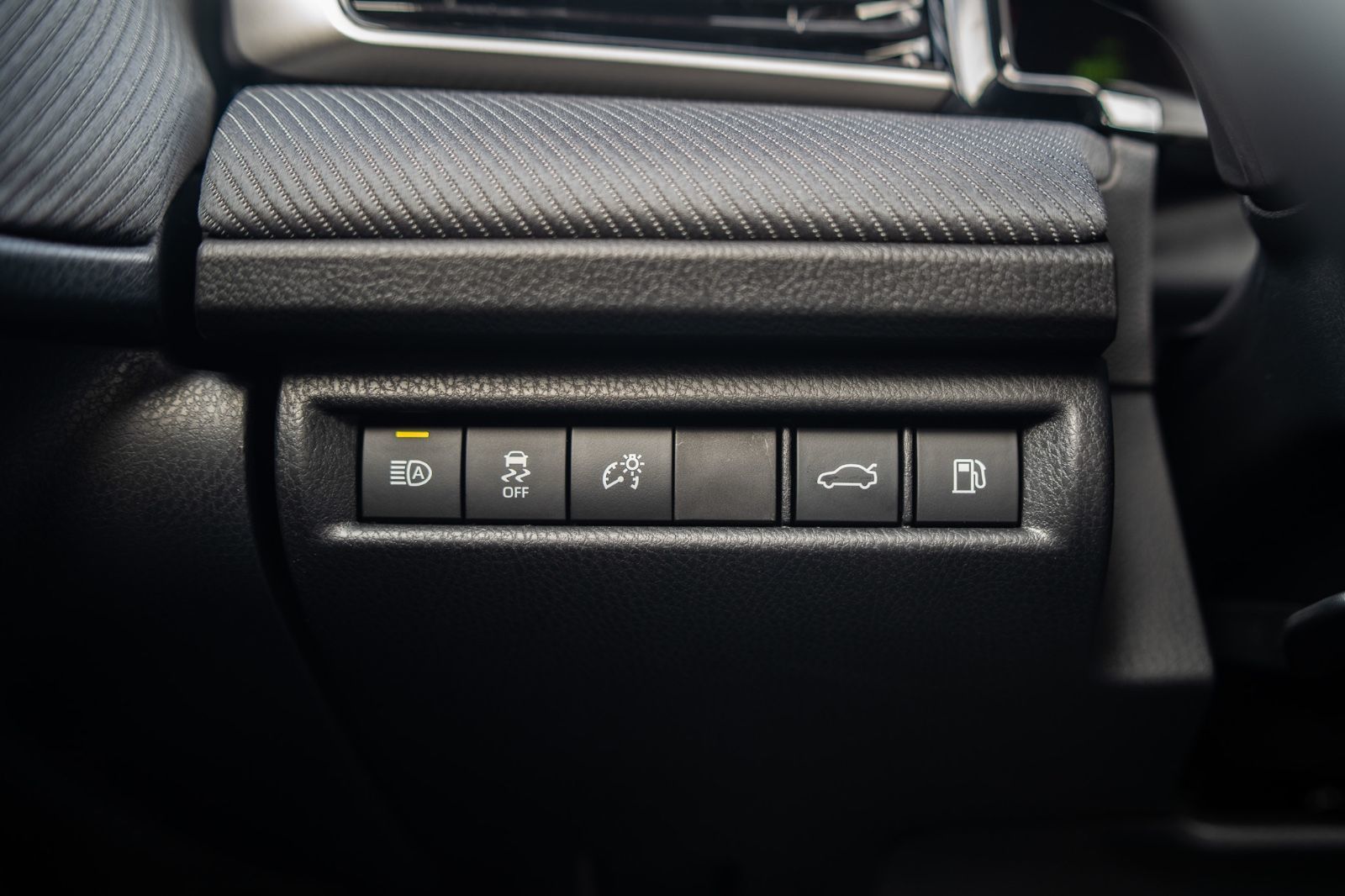 2026 Toyota Camry SE UPGRADE AWD-12