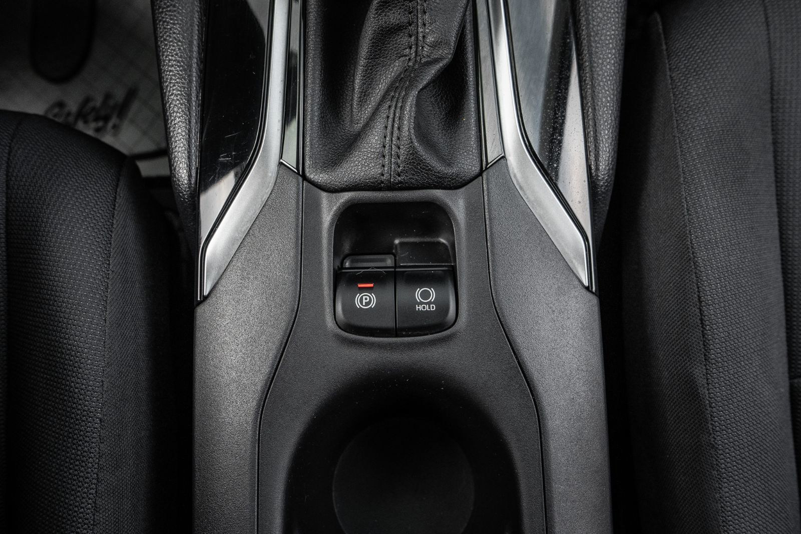 2022 Toyota Corolla Cross LE-21