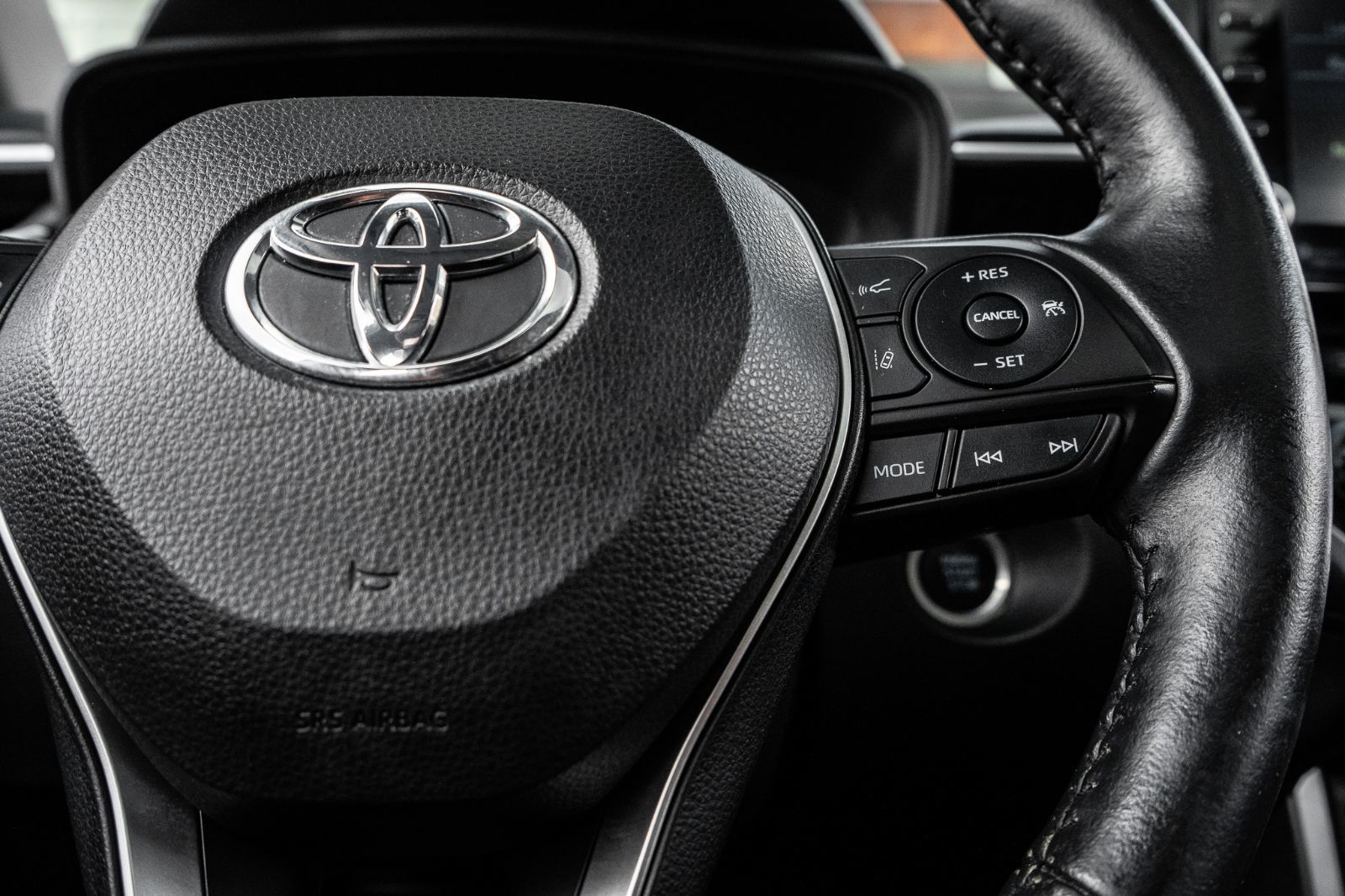 2022 Toyota Corolla Cross LE-12