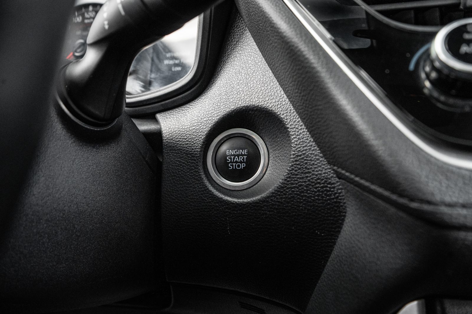 2022 Toyota Corolla Cross LE-16