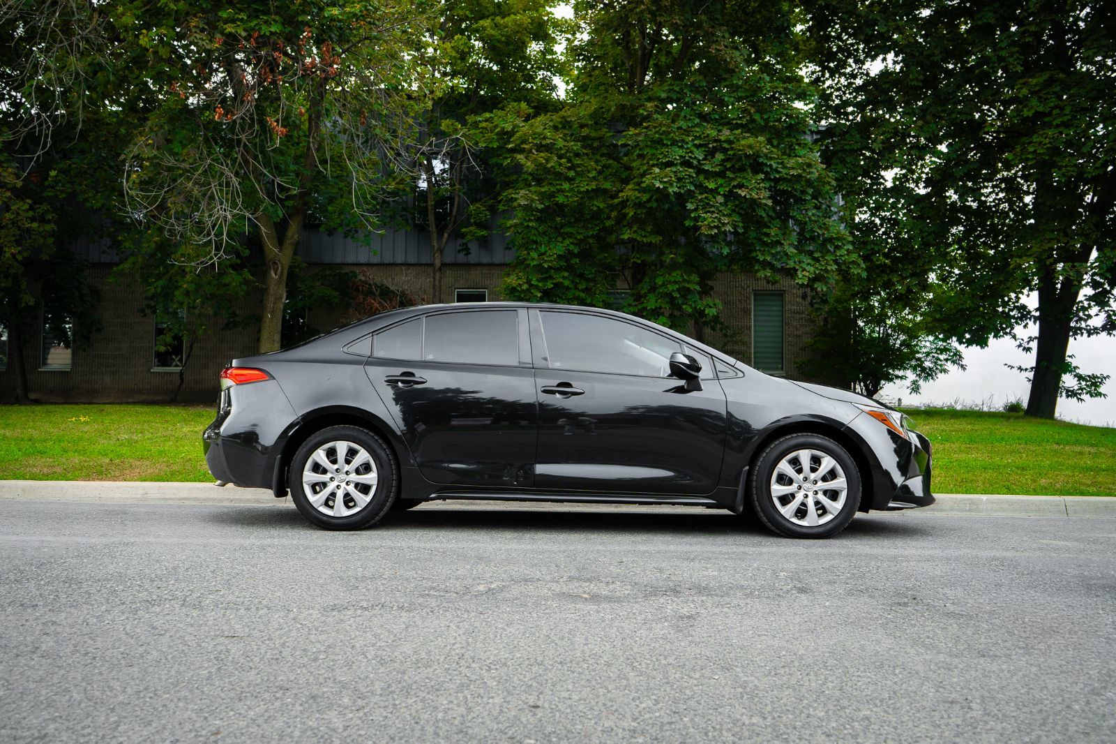 2021 Toyota Corolla Le-3