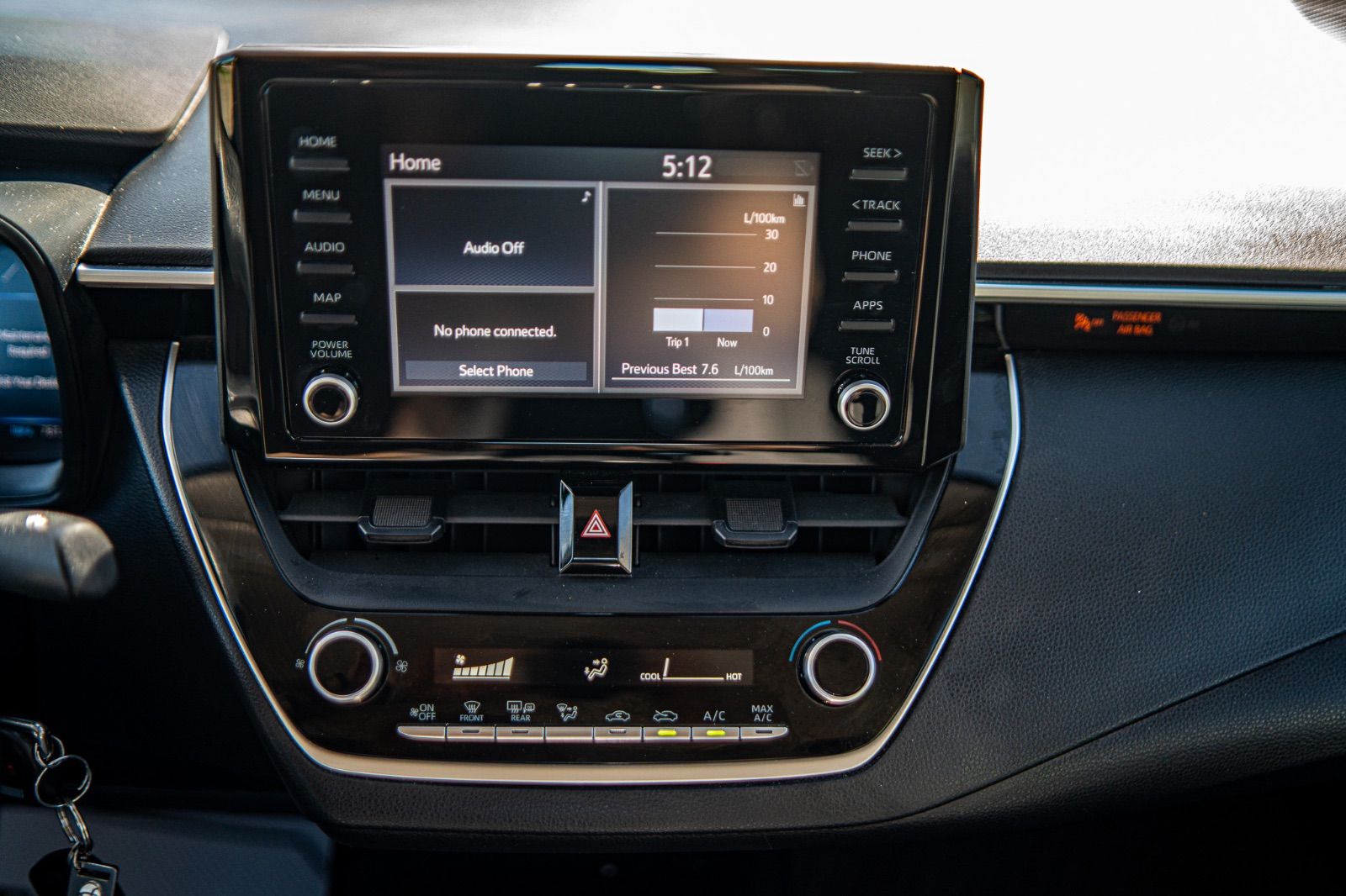 2022 Toyota Corolla LE-17