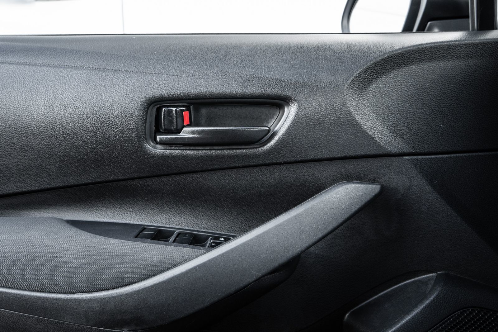 2023 Toyota Corolla L-19