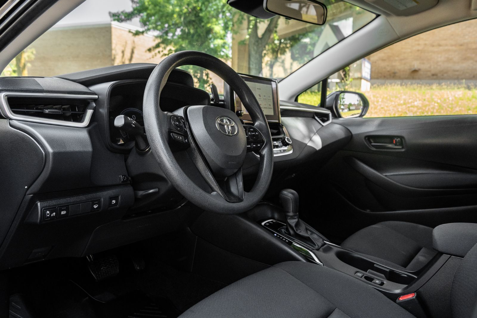 2025 Toyota Corolla Hybrid LE-23