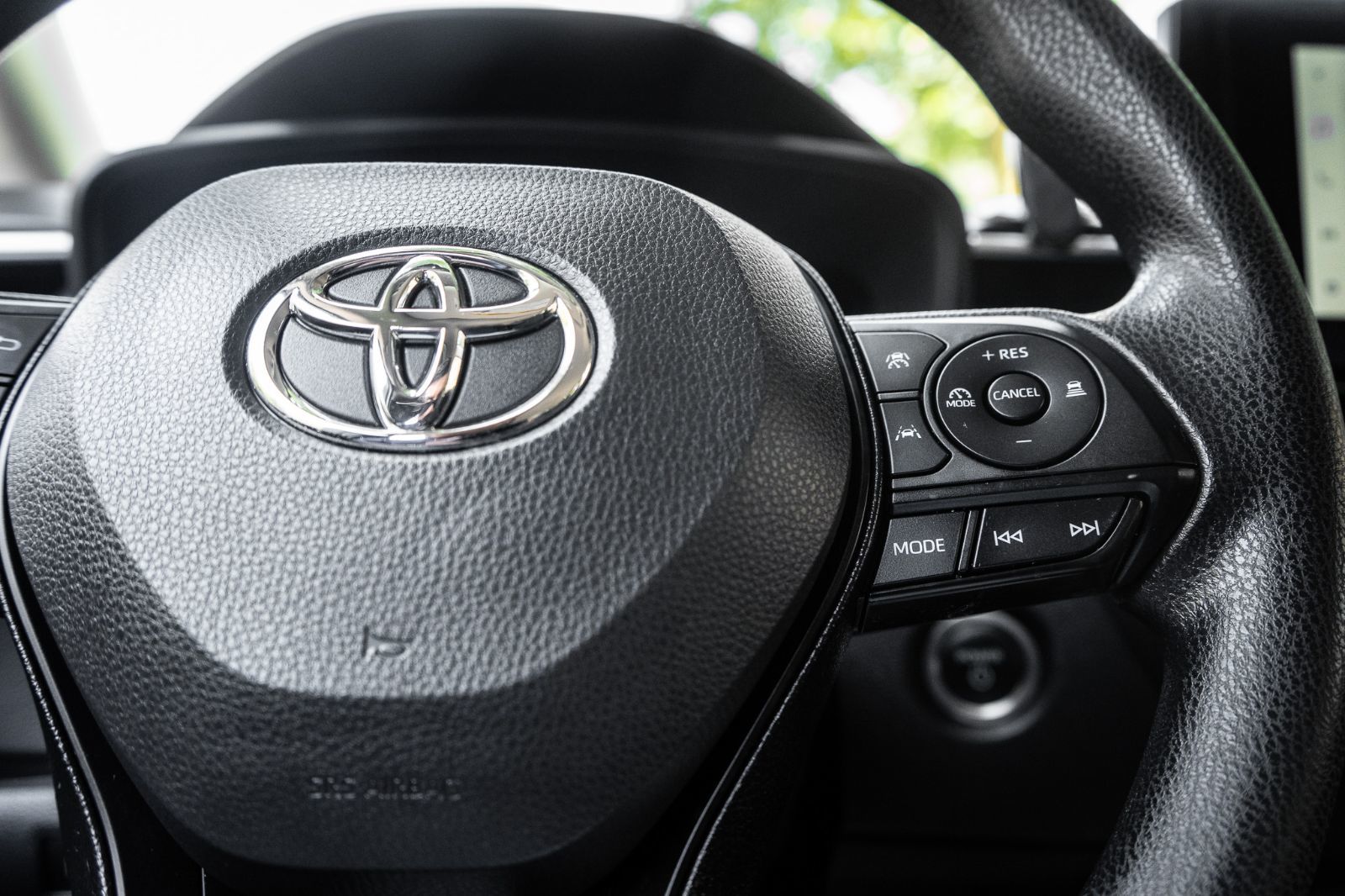 2025 Toyota Corolla Hybrid LE-11
