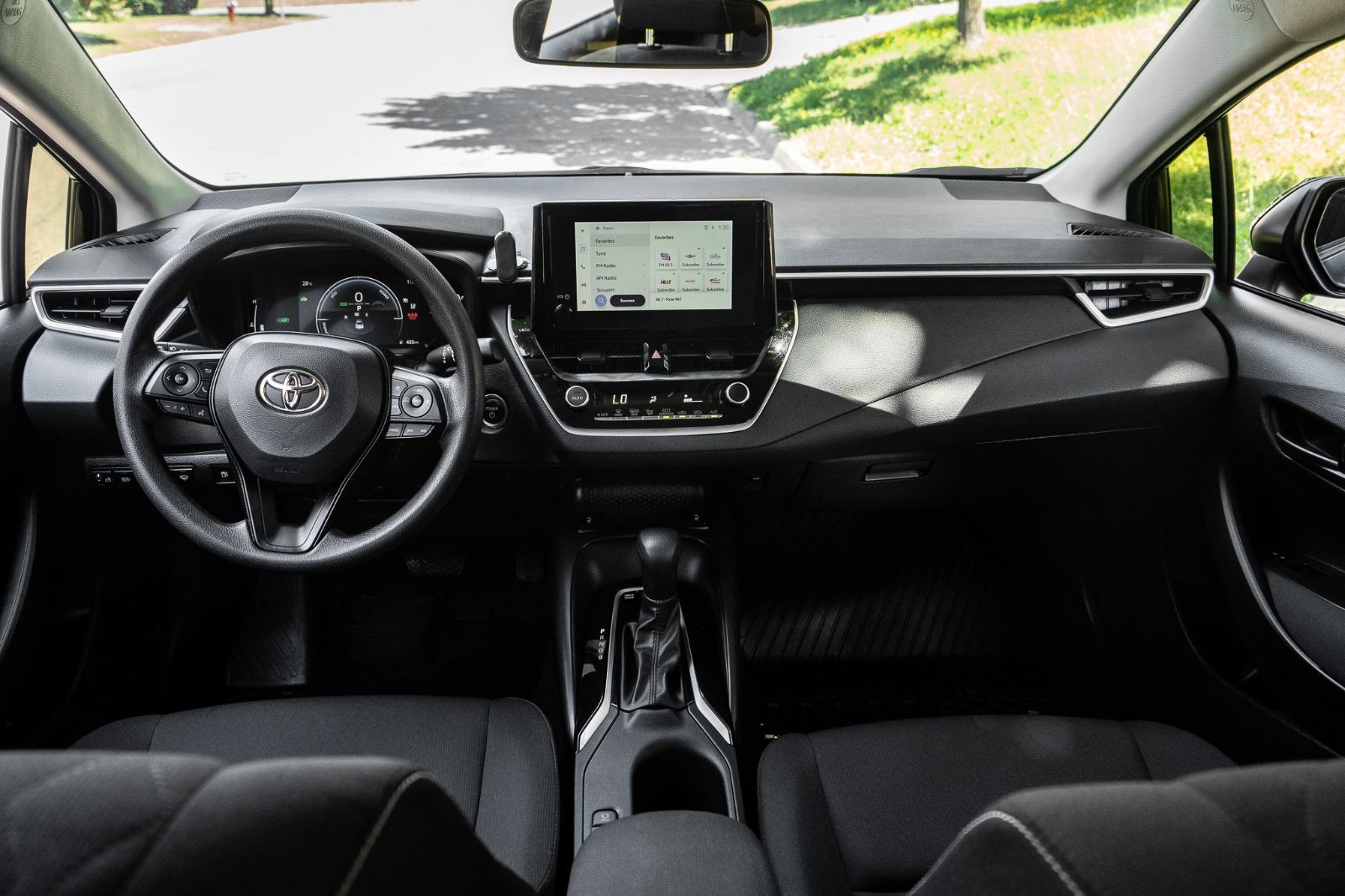 2025 Toyota Corolla Hybrid LE-6