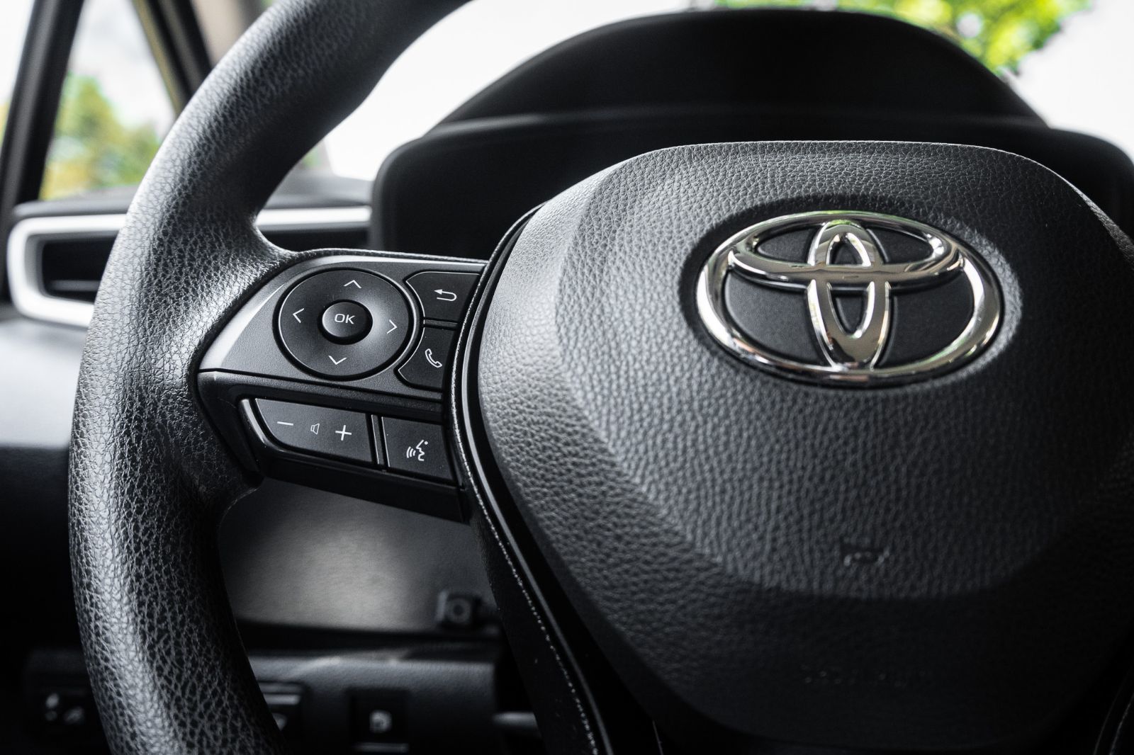 2025 Toyota Corolla Hybrid LE-10