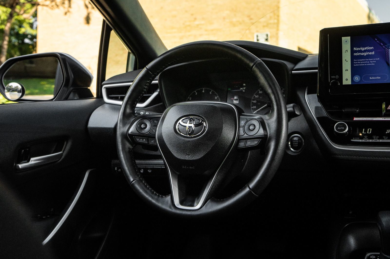 2025 Toyota Corolla SE UPGRADE-10