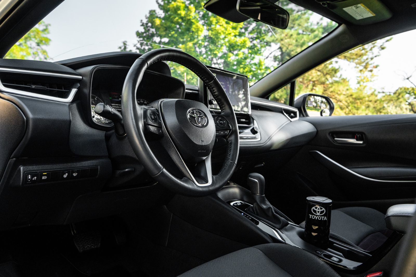 2025 Toyota Corolla SE UPGRADE-24