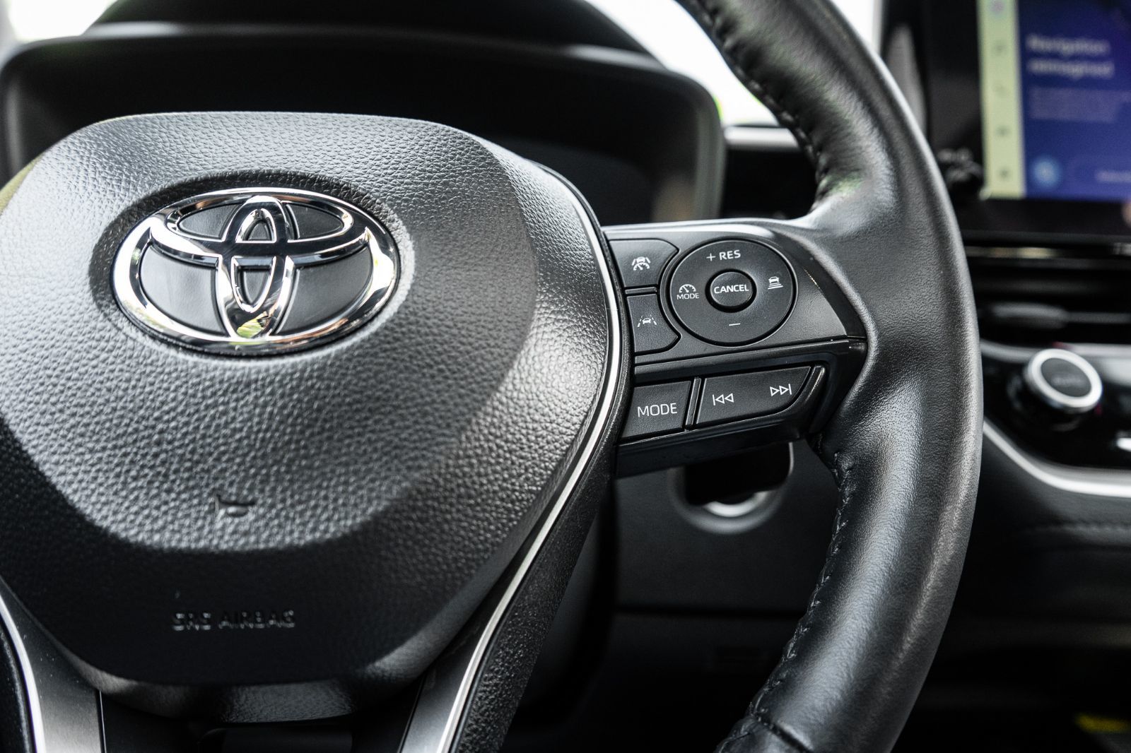 2025 Toyota Corolla SE UPGRADE-12