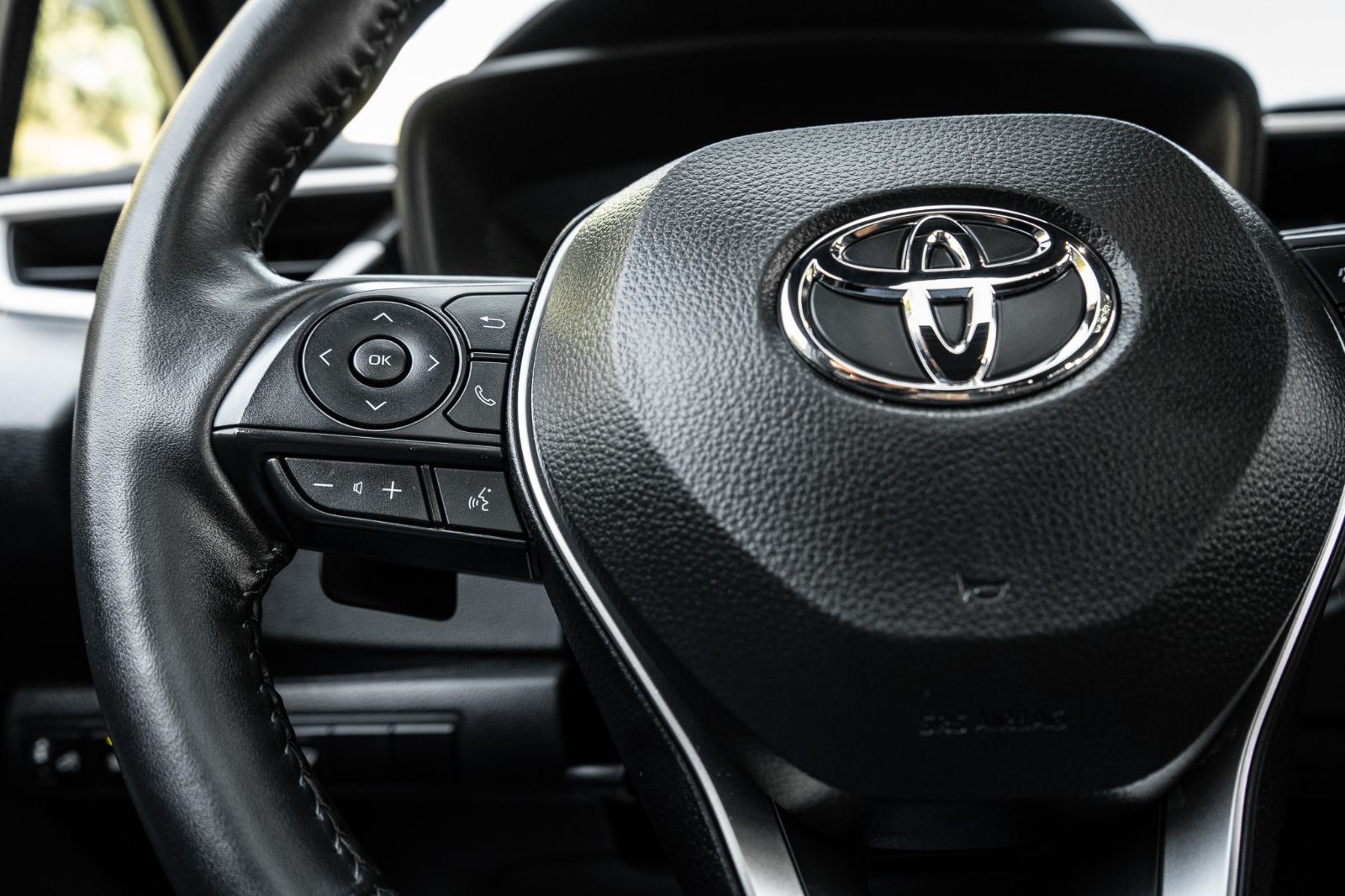 2025 Toyota Corolla SE UPGRADE-11