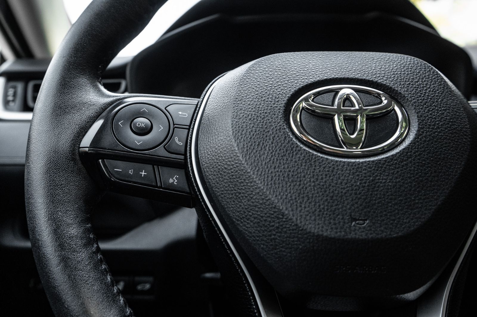 2020 Toyota RAV4 XLE PREMIUM AWD-11