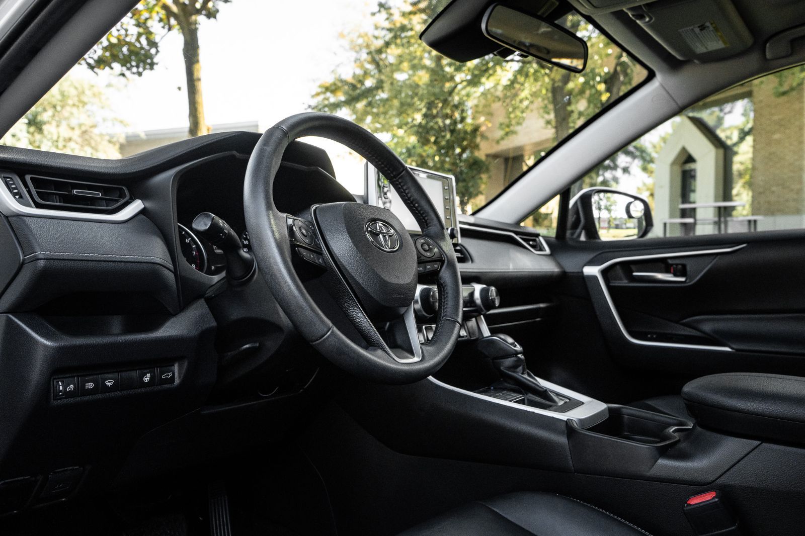 2020 Toyota RAV4 XLE PREMIUM AWD-26