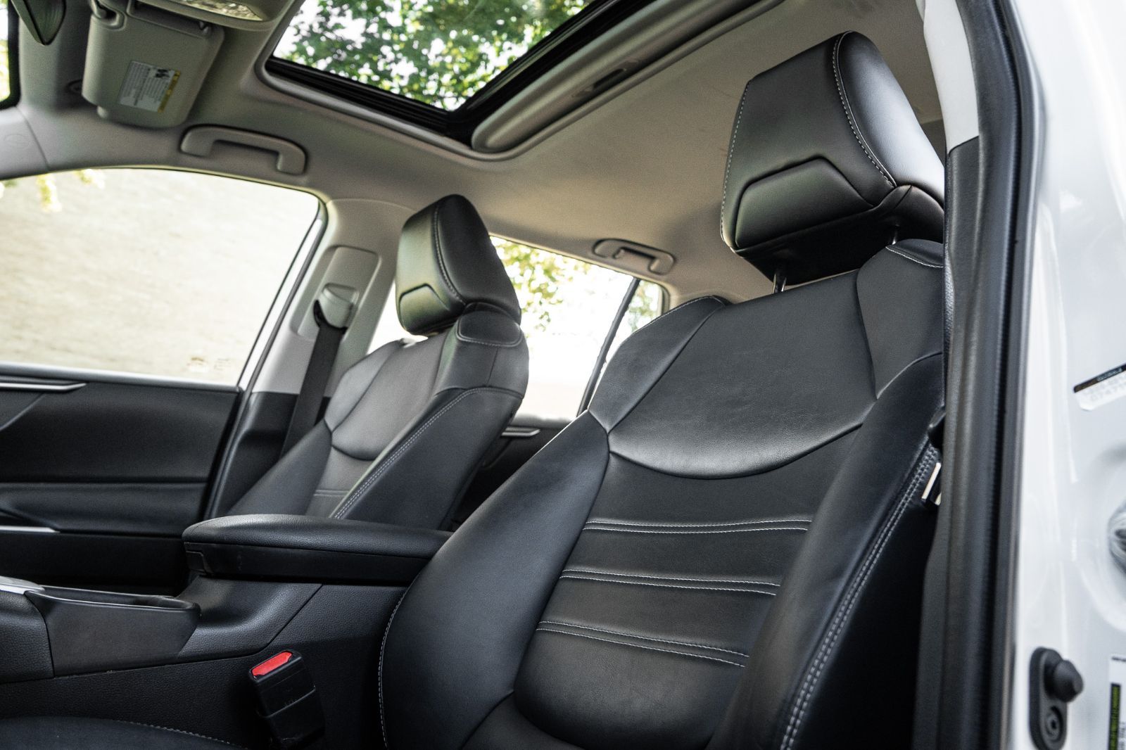 2020 Toyota RAV4 XLE PREMIUM AWD-27