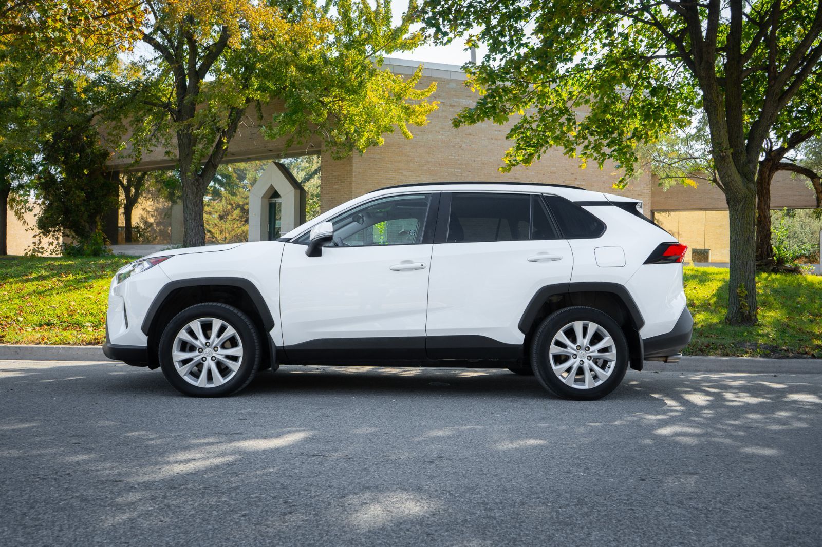 2020 Toyota RAV4 XLE PREMIUM AWD-4