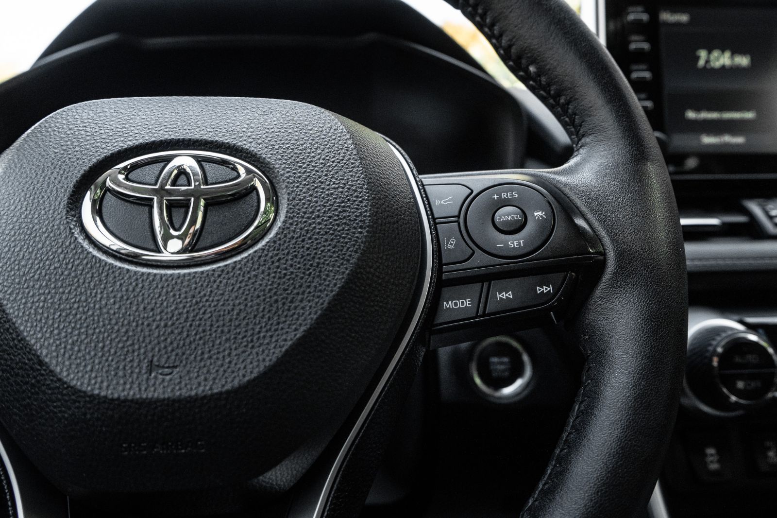 2020 Toyota RAV4 XLE PREMIUM AWD-12