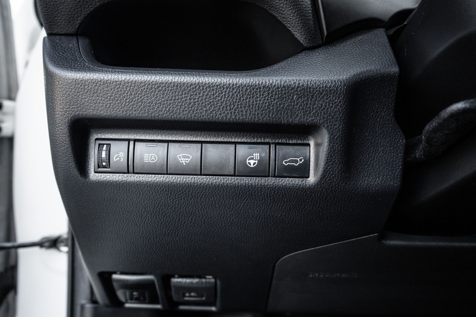 2020 Toyota RAV4 XLE PREMIUM AWD-24