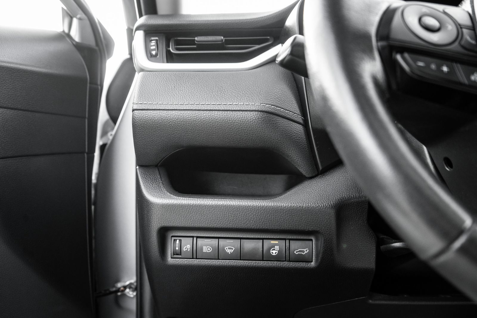 2021 Toyota RAV4 XLE-23