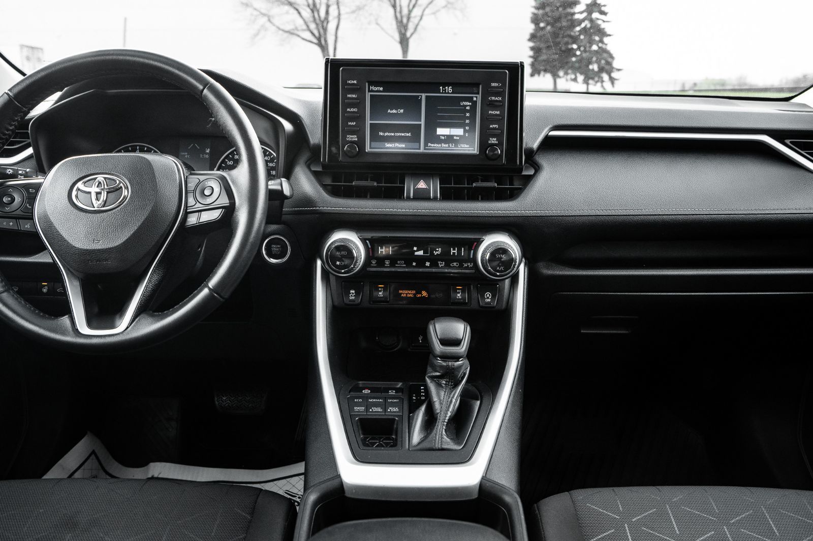 2021 Toyota RAV4 XLE-8